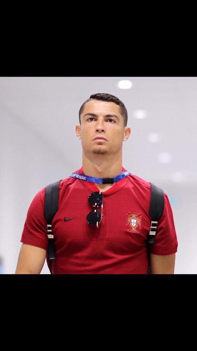 Thenyby's tweet photo. @Cristiano nærmer sig Juventus! ;o spænende hvis det skulle ske.
#TransferNews https://t.co/dpjLLInllO