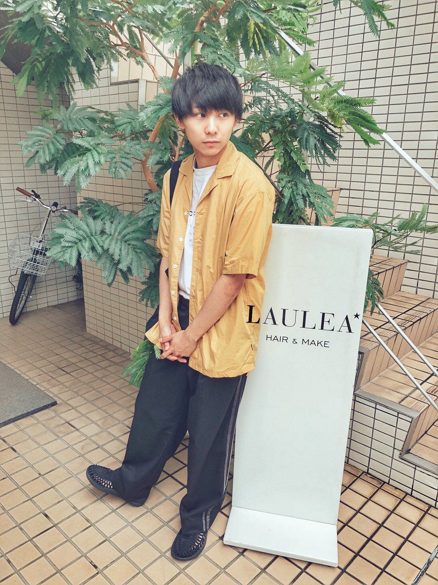 須賀健太 Ar Twitter Lauleaで髪切ってきたよー 切りすぎずさっぱりーー これ 服で看板の L が隠れたから自分で後から付けたよー笑