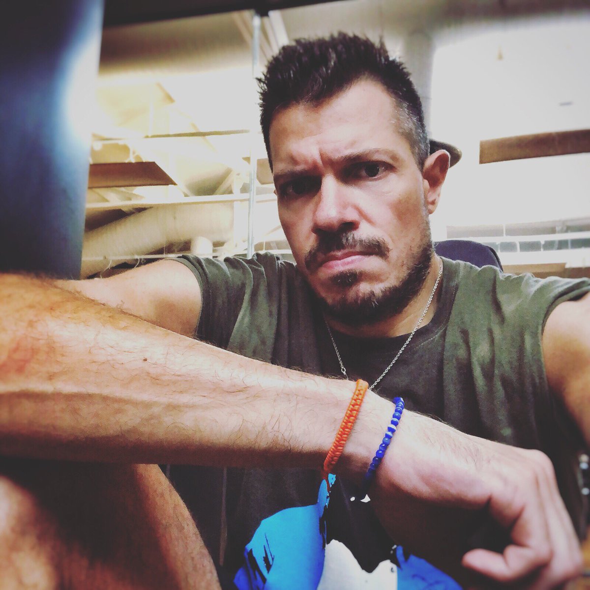 Proud916's tweet photo. Sessione di #palestra mattutina quasi terminata! Un po’ di #polpacci e si va sotto la #doccia! #gambe #legsworkout #legs #legstattoo #legsday #workout #gym #allenamento https://t.co/PVxmgyfQRa