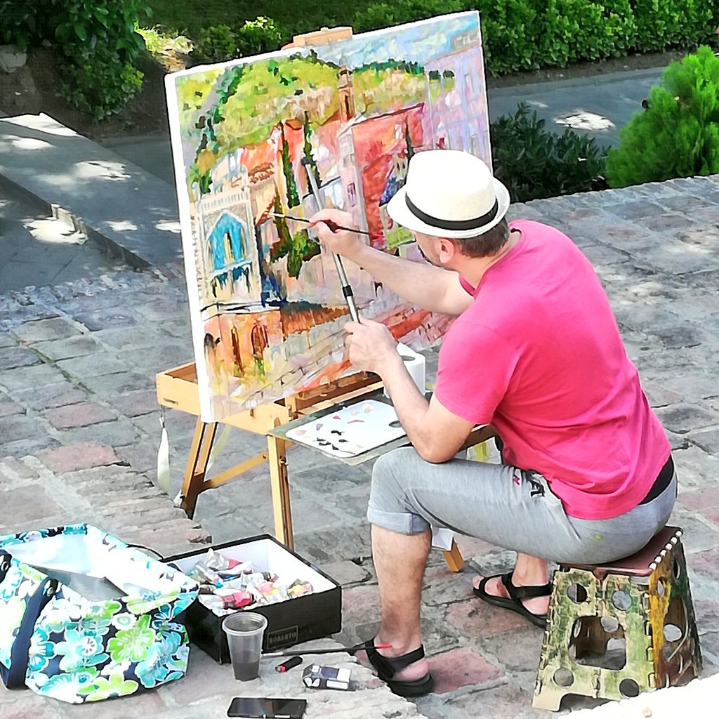 The subject (does) matter 🎨 ~ Old Town Tbilisi. 
#oldtowntbilisi #georgia🇬🇪 #artist #painter #charmingoldtown #subjectmatter #subjectmatters #travelmoments #soakingitallin #caucasusregion #wanderlusting in  #eurasia