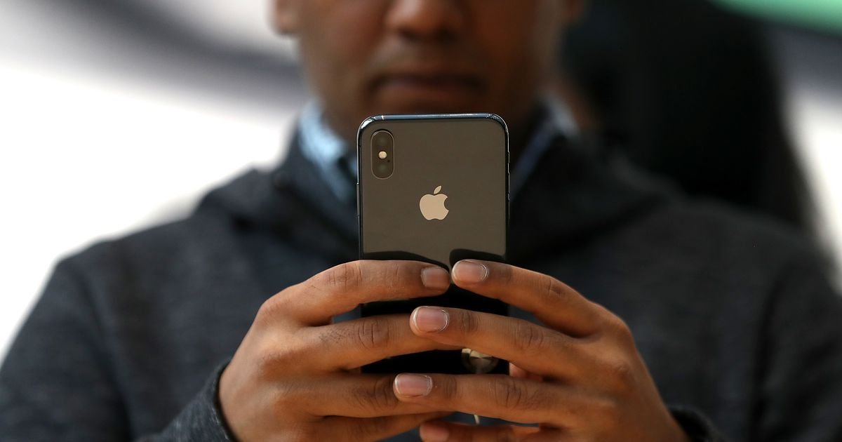 WriteMyWebsite's tweet image. iOS 12 makes its easier to see which apps are destroying your iPhone battery buff.ly/2HqcSsY