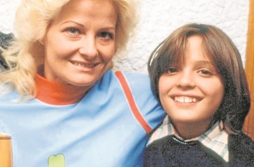 jualtorres's tweet photo. Para fans de la serie: Biógrafo oficial de Luis Miguel confirmó que, según investigación, su madre falleció de causas "no naturales" en España en 1986. Fue vista por última vez en Bs. As. en 1985. Luego viajó allá para encontrarse con Luis Rey para firmar unos documentos. https://t.co/YCfjmdQEKz
