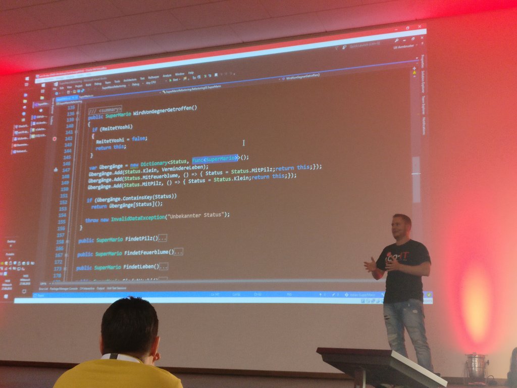 UliArmbruster's tweet image. Folien und Quellcode zu #DefensivesDesign und #SeparationOfConcerns von der #DWX2018 und den #etka18 sind jetzt online uliarmbruster.wordpress.com/2018/07/05/que…