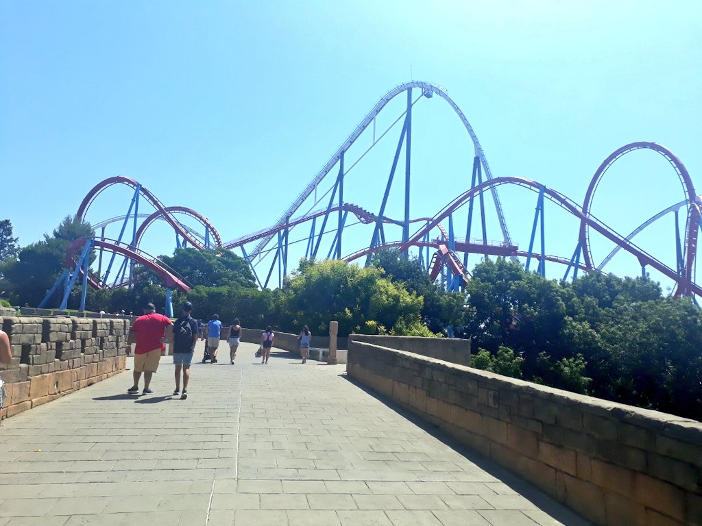 MissBolanos's tweet photo. @MrOmilli and myself had a great time on the Dragon Khan, and we only screamed a tiny bit 😄 #ESJdoesPortAventura https://t.co/bm3VVkk6Pu https://t.co/6iXAhuPGJX