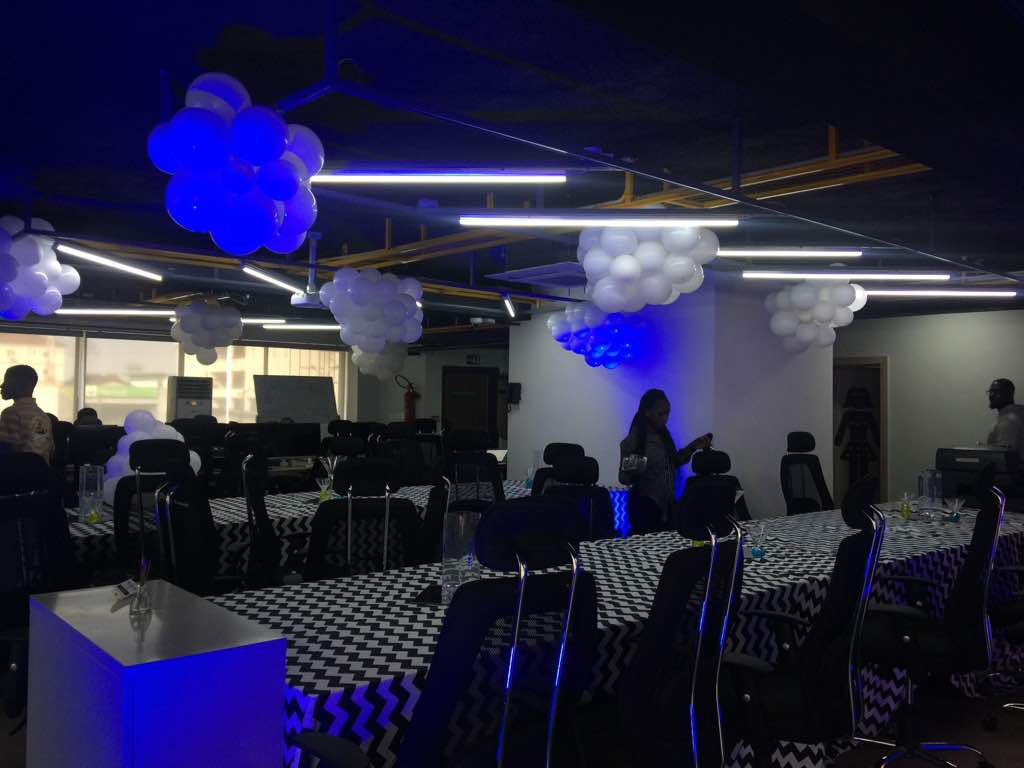 KneWKeeD's tweet image. Cool work space too #FirstBankDigitalLab