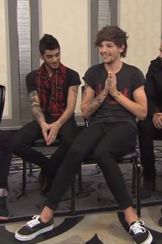 O Louis é tão delicado e fofo que da vontade de guardar em um potinho.
 Itii malia é um neném mesmo