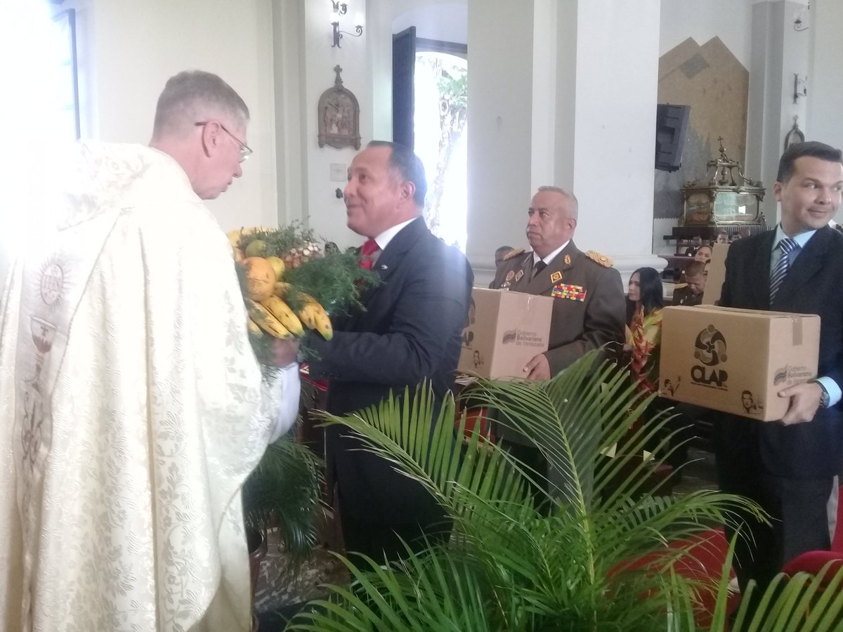 cboalcaldia's tweet photo. #05Jul Ofrenda para nuestro Dios de parte de la gran familia de la #AlcaldiaDeHeres #UnidadDeLosPatriotas #UnionCivicoMilitarPorLaPatria https://t.co/vTzHMjsyy0