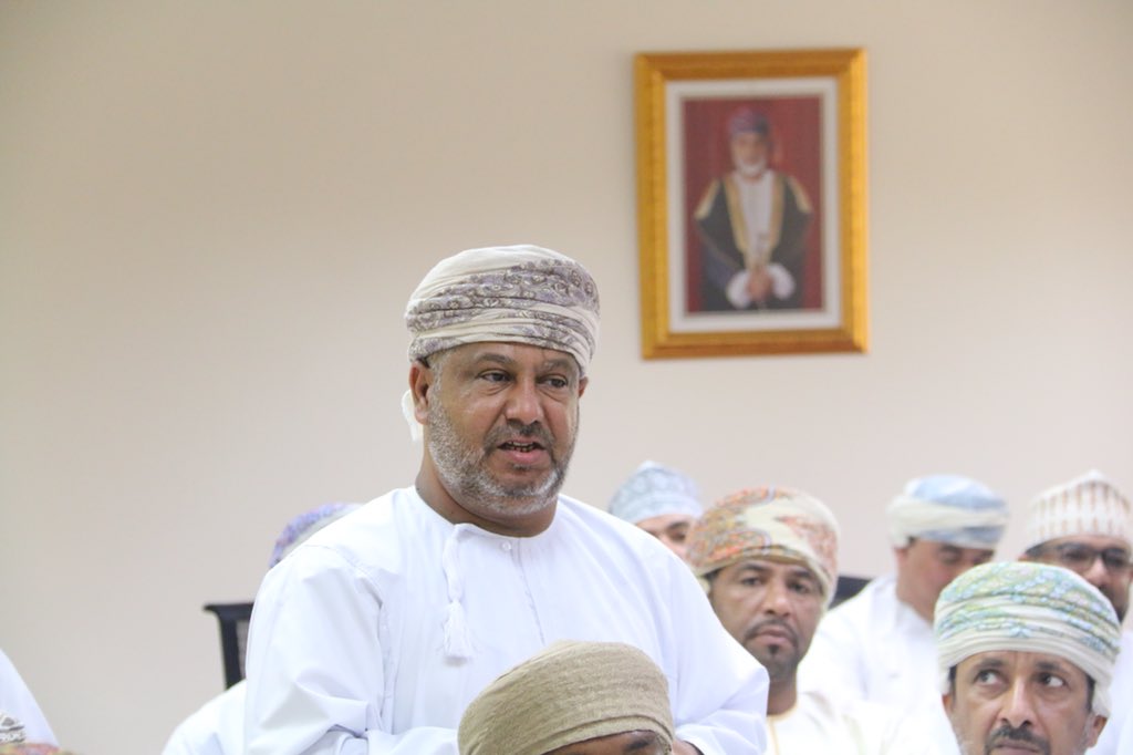 riyadaom's tweet photo. استكمالاً لسلسلة لقاءات ريادة برواد الأعمال في المحافظات، التقى صباح اليوم الرئيس التنفيذي @Ahmed_Ghassani
برواد الأعمال في محافظة مسقط لمناقشة أهم التحديات التي تواجه مؤسساتهم وبحث سبل تطوير منتجاتهم وخدماتهم.
#ريادة_عمان https://t.co/iWmXcp4xwA