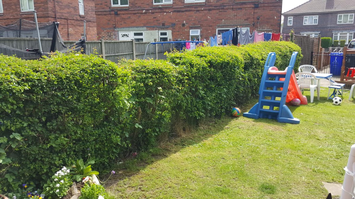 DonmacSolutions's tweet image. Before and after of a garden makeover. New fence panels fitted and new gates. Looks amazing and customer is very happy. #teamwork #proudofourteam