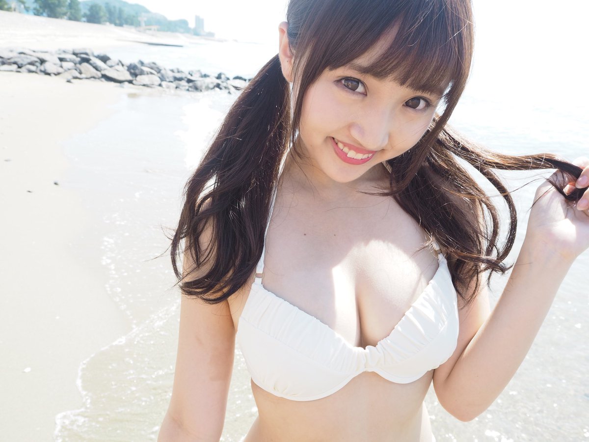 白ビキニ