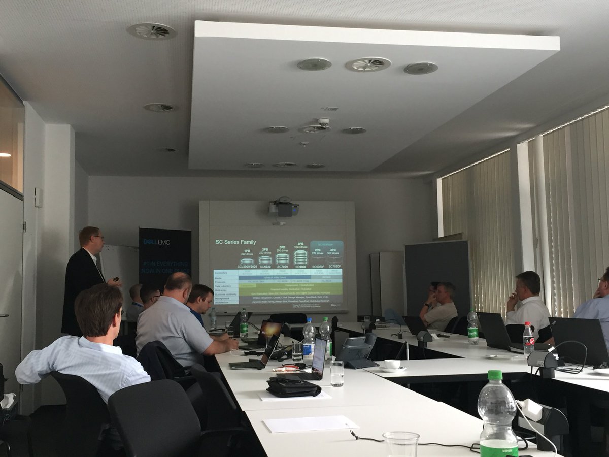 nerdtranslator's tweet image. Roadshow day 4 in Essen. Two rooms full and very go dialogue. Thanks @Wibbow for supporting this event #atos #DellEMC #partnership