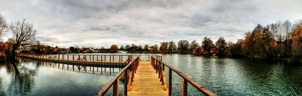 DissHT's tweet image. We're running a great competition over on Facebook - for your chance to win a celebratory plaque on the Mere boardwalk or decking, click the link, and Like/Comment/Share.  Closes 31 July.  Good Luck!  bit.ly/2u4cAU1  (pic credit: Simon Wilkins)