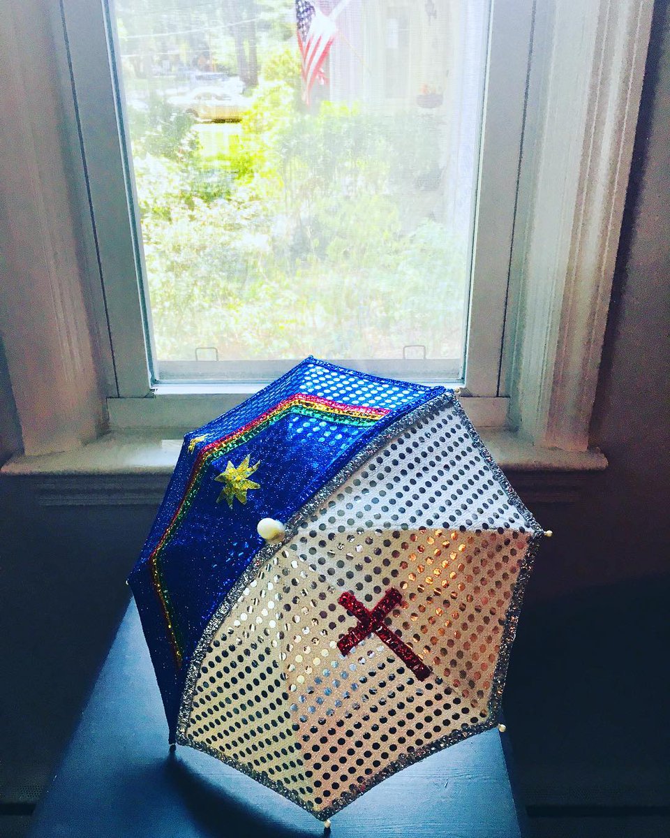 My six months in Recife are over! Back to the US, but not without a ton of warm, dance-filled memories! Muito obrigada a todos quem me contagiar com o binário frenético: O #FREVO! frevo.thekatespanos.com/2018/07/02/ult… <a href="/fulbrightbrasil/">Fulbright Brasil</a> <a href="/FulbrightPrgrm/">The Fulbright Program</a> #danceresearch #ethnochoreology