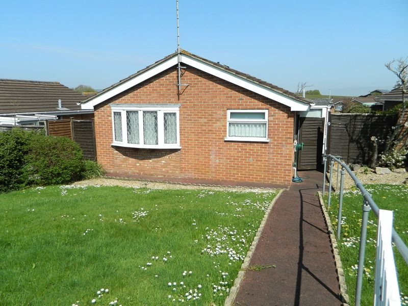 AveryWSM's tweet photo. REDUCED - WOODSIDE - £220,000

In need of a some updating, this detached bungalow is perfect for someone looking to put there own mark on a property. With plenty of accommodation and a wealth of outside space we are sure this property will be popular.

https://t.co/2xsTRnv5Mb https://t.co/6warbsJ2y9