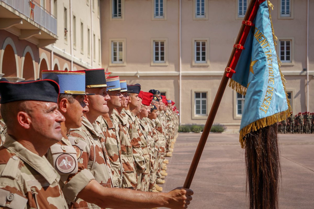1erSpahis's tweet photo. Le 3 juillet, le groupement tactique désert Lyautey a été dissous, suitebà son retour du Mali. Une belle cérémonie sobre et forte au sein du quartier Baquet a réuni autour du #1RS le #2REI, le #21RIMA, le #1REG et les d'autres représentants des unités le constituant. https://t.co/y52qo7sjZY