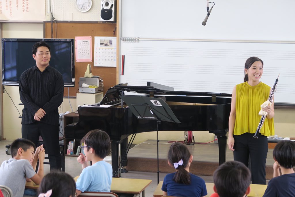 名古屋フィルハーモニー交響楽団 Ar Twitter そして 同じく東海市にてアウトリーチ 出会いの教室 も行われました Ob竹生桃 Pf古田友哉さん 客演 が東海市立加木屋南小学校を訪問しました 初めて間近でみるオーボエという楽器に小学4年生の皆さんは興味津々 名古屋フィルハーモニー交響楽団 Ar Twitter そして 同じく東海市にてアウトリーチ 出会いの教室 も行われました Ob竹生桃 Pf古田友哉さん 客演 が東海市立加木屋南小学校を訪問しました 初めて間近でみるオーボエという楽器に小学4年生の皆さんは興味津々