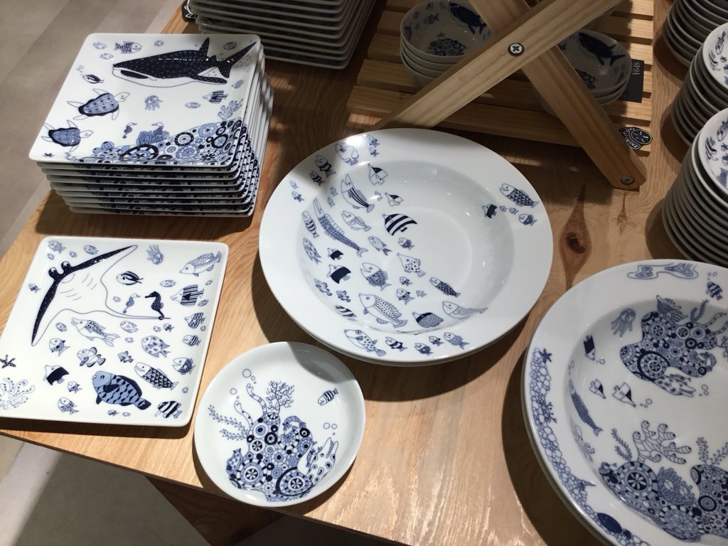 Dotscoppice's tweet photo. 【再入荷】
長崎県波佐見町より
natural69の商品が再入荷しています。
涼しげなお魚たちの柄がオススメです♪ https://t.co/RDAvLGOsRS