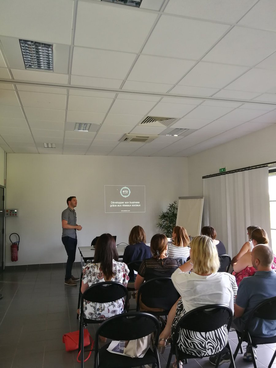 PePSO_62's tweet photo. #portesouvertes #conferences #mediassociaux

C'est parti pour la 2ème conférence sur les médias sociaux, animée par Jean Baptiste Alleaume d'@etdsolutions https://t.co/6ljDW46CC8
