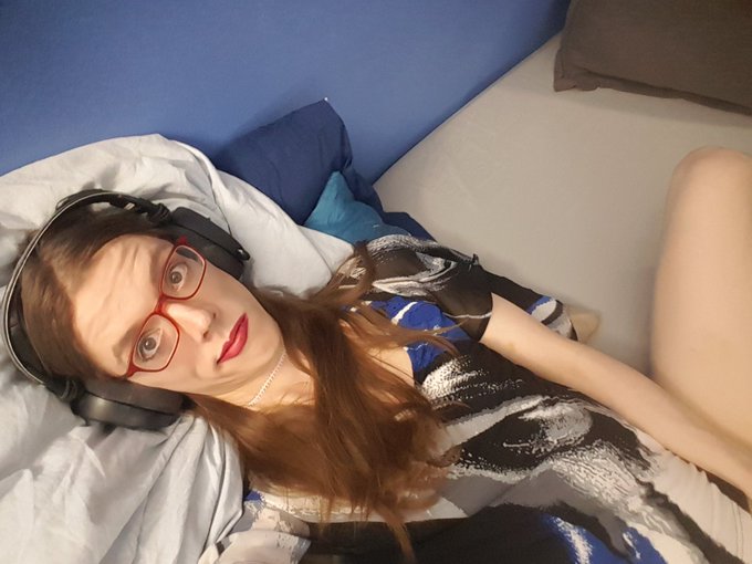 All dressed up and no where to go at least I have @1notalampshade1 to database me ❤ https://t.co/8i3