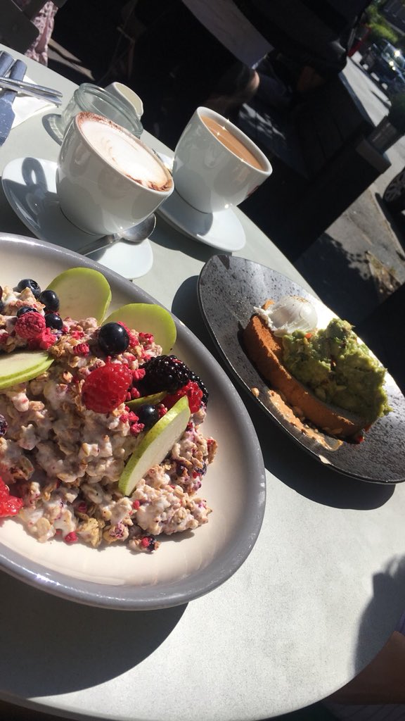 LauraMcK6's tweet photo. #ThrowbackThursday to a wonderful weekend brunching and chattering @FressRestaurant @TheElkChorlton #TakeUsBack #ManchesterEats #Exploring #WhoKnewBreakfastCouldLookSoGood https://t.co/pAafrlwXPm