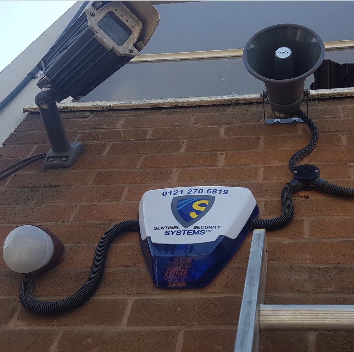 Sentinel_Alarms's tweet photo. Good Morning &amp; Happy Thursday ☀️
Attached to this post is a Bell, Opal, Sound horn and some CCTV we’ve recently been working on. Congratulations to our engineers Mike &amp; Chris for this fantastic work. Get in touch today for your quote! 
#SentinelSecurity #BeSafeBeSecureBeAssured https://t.co/rNZQEABSyd