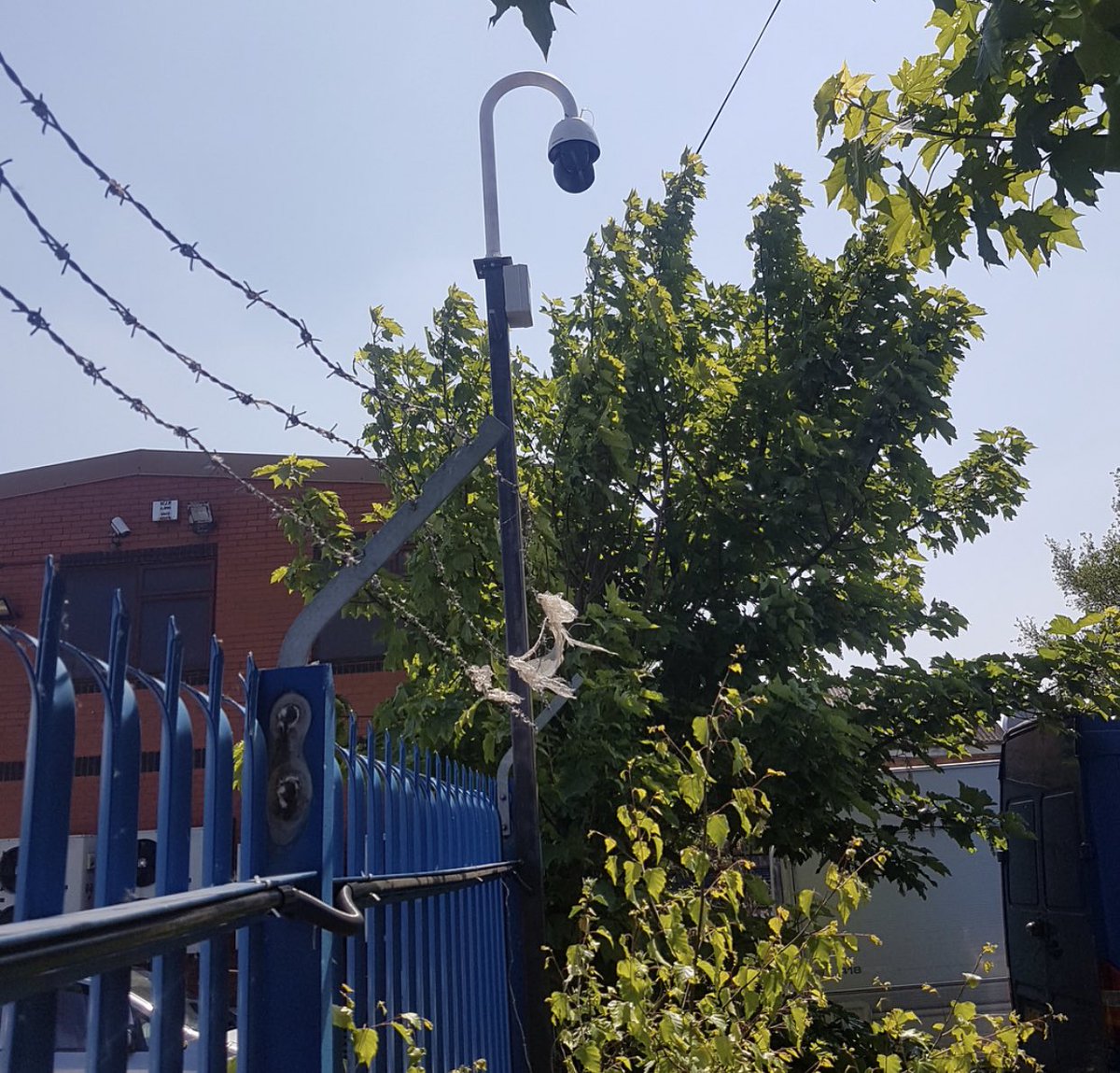 Sentinel_Alarms's tweet photo. Good Morning &amp; Happy Thursday ☀️
Attached to this post is a Bell, Opal, Sound horn and some CCTV we’ve recently been working on. Congratulations to our engineers Mike &amp; Chris for this fantastic work. Get in touch today for your quote! 
#SentinelSecurity #BeSafeBeSecureBeAssured https://t.co/rNZQEABSyd