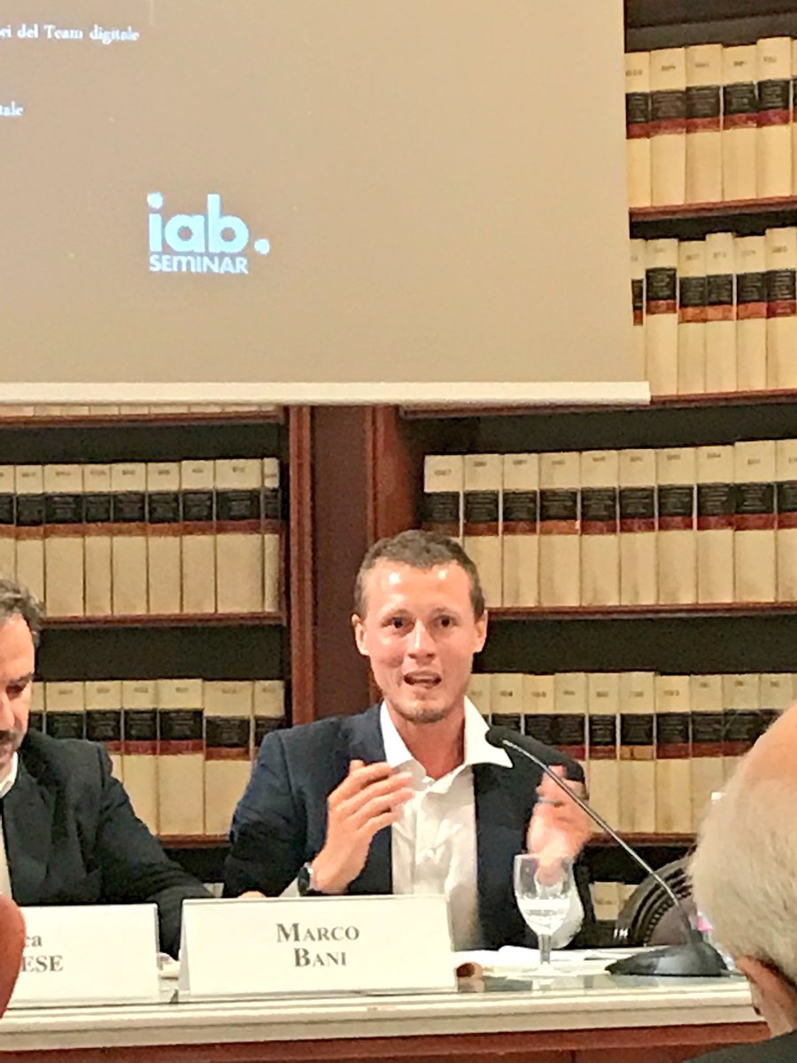 enzolefevre's tweet photo. Dati, #design, #comunicazione sono una triade che se ben governata può offrire soluzioni vincenti nella creazione dei servizi pubblici digitali - @marcobani @AgidGov a #Iabseminar #IabTransparency18 @Montecitorio https://t.co/D77B0Khh4P