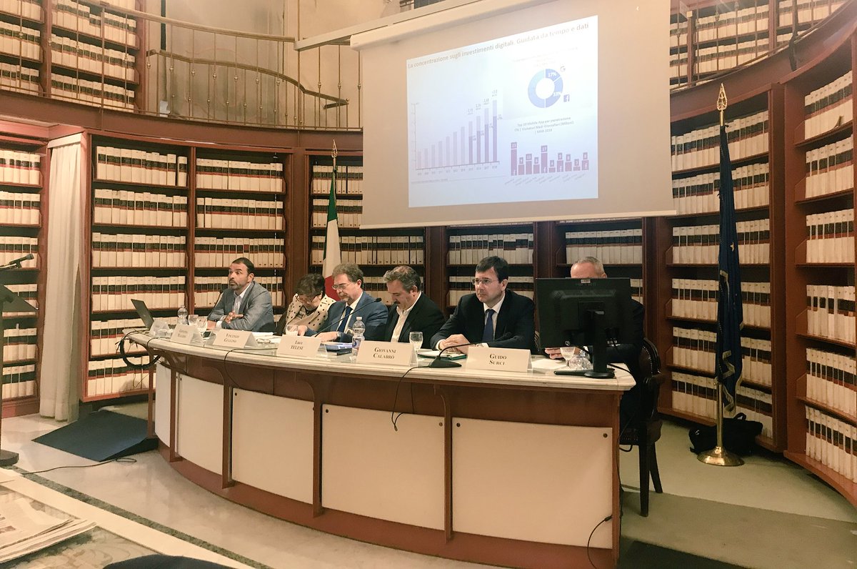IABItalia's tweet photo. Si apre la seconda tavola rotonda: “Trasparenza nella filiera dell’advertising online”
#IabTransparency18 https://t.co/5ILLR5Cnrn