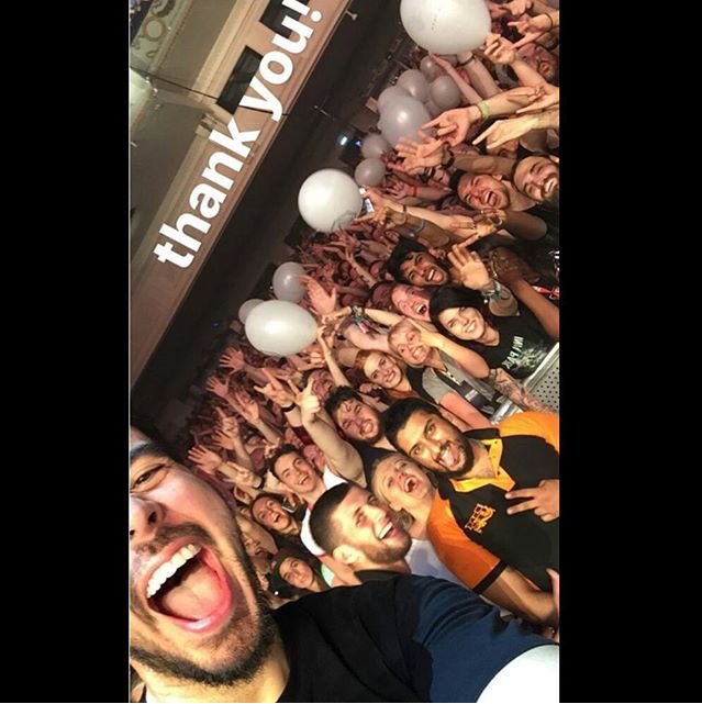 funny_causetrue's tweet photo. I’m a day late, but I want to appreciate the perfect Linkin Park show in Brixton last year! So intimate and so much fun. Still can remember @mikeshinoda saying “the complete front row is standing here” when we met him and Chester after the show! Even made it on his selfie 😅 https://t.co/HduDSOq3h0