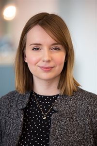 DMUEnglish's tweet photo. #MeetTheTeam at #DMUEnglish: Dr Anna Blackwell is a Lecturer who works on #Shakespeare and popular culture, exploring the careers of Shakespearean actors like Tom Hiddleston and both their performances on television, stage, or film, and their representation online. @ablackwell89 https://t.co/0sQB6kPcUh