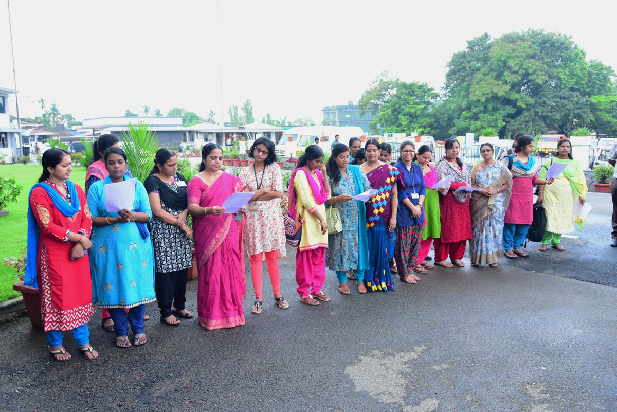 KochiRefinery's tweet photo. Employees take the #Swachta pledge at #BPCL #KochiRefinery https://t.co/CDAUjr0N87