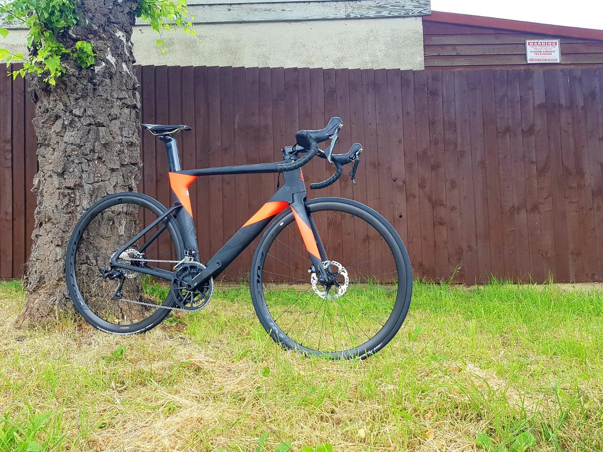 triuk's tweet image. A quick look at the brand-new @RideCannondale SystemSix; laying a claim as the world’s fastest UCI legal road bike. 

If you like to go fast, the all-new #SystemSix will make you faster. it’s as simple as that.