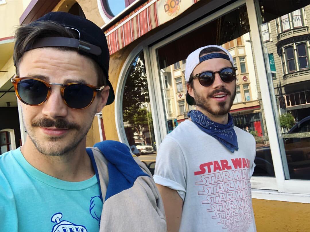 แกรนท์และพี่ไทเลอร์กับการขับรถเที่ยวในช่วงวันหยุดครับ #grantgustin