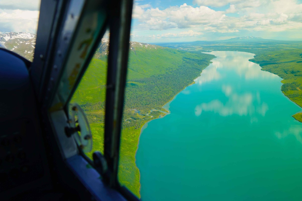 KidTripster's tweet photo. Killer pitstop on our flight back from Denali in @DenaliNPS with @RegalAir - jade green Chelatna Lake. - #AlaskaTakeover #YouNeedAlaska @AlaskaTravel https://t.co/N4446uFFtw