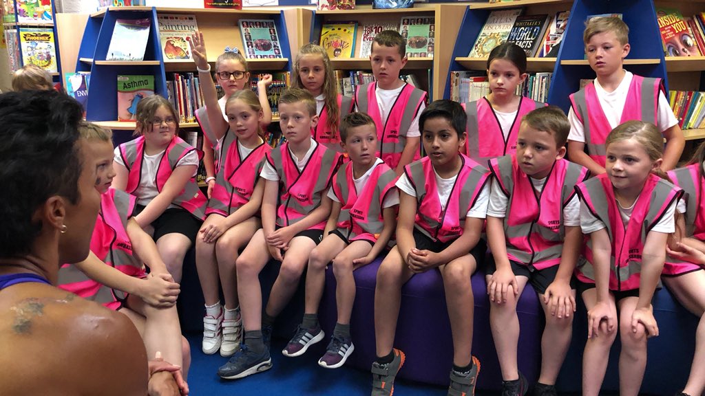 HolmeValleySch's tweet image. Then it was the chance for our sports ambassadors have a Q&amp;amp;A session with @damekellyholmes #JoinInJune 

Asking about her Olympic memories, how she got into running and what other sport she enjoys.