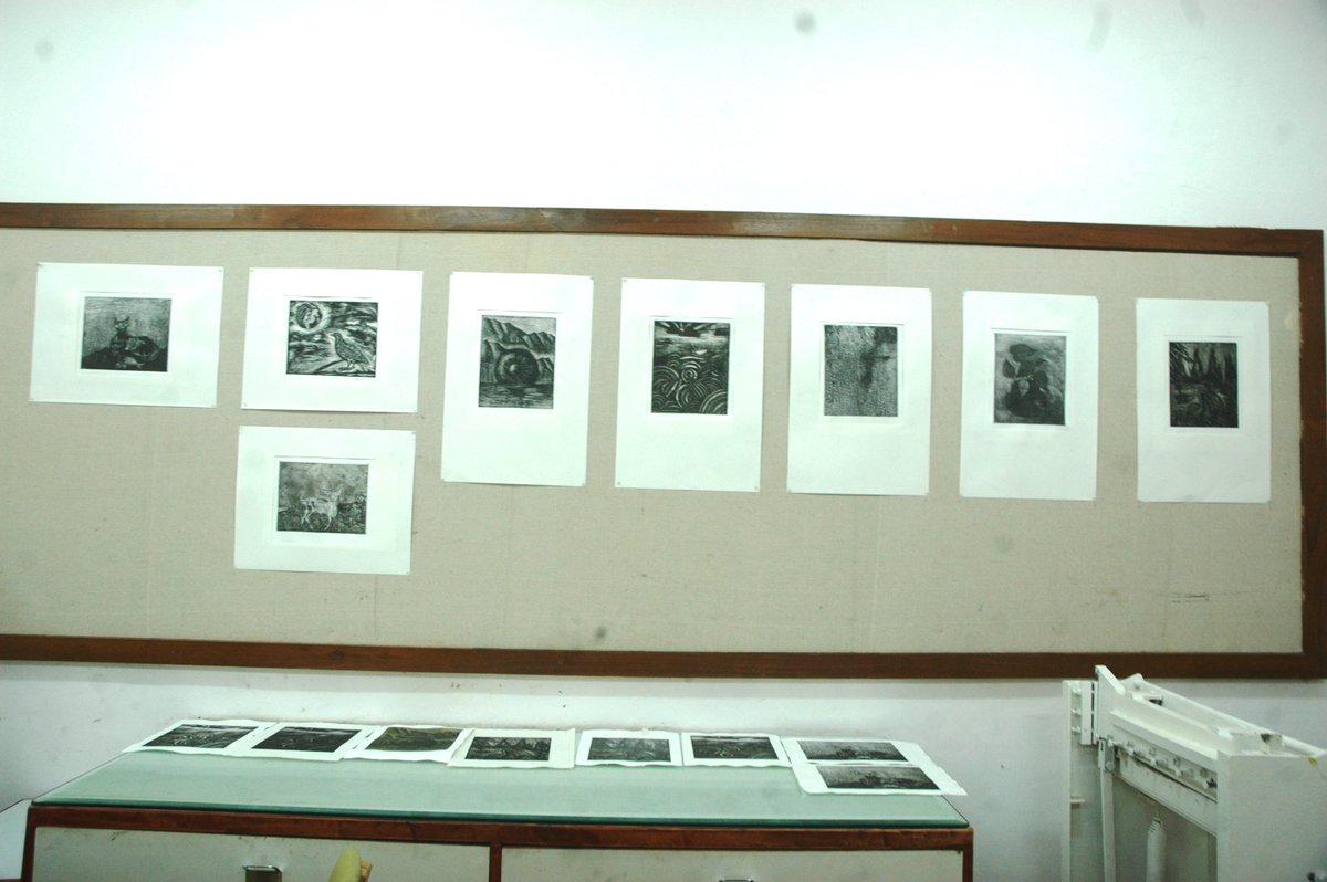 JKK_Jaipur's tweet photo. On the occasion of #OpenStudioDay, 7 participants of the Sugar #Aquatint #workshop displayed their artworks at the refurbished Graphic Arts Studio of #JawaharKalaKendra yesterday.
#JKK #printmaking #printmaker #artwork #art #print #screenprinting #artist #screenprint #Jaipur https://t.co/AZBYmFoKM1