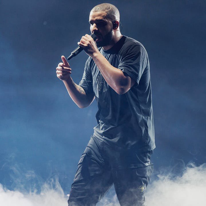 Laylabaez's tweet image. What do you think of this event? "Win 2 Tickets to see Drake and Migos" - use my code for a discount in your first event: LYLYB2  feverup.com/m/66012?utm_so…