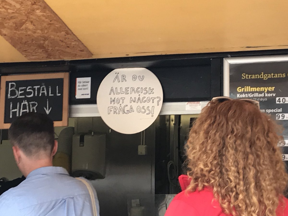 Jag ska fråga Strandgatans cafe vad jag är allergisk mot. #Almadalen2018 #Almedalen #almedalen18