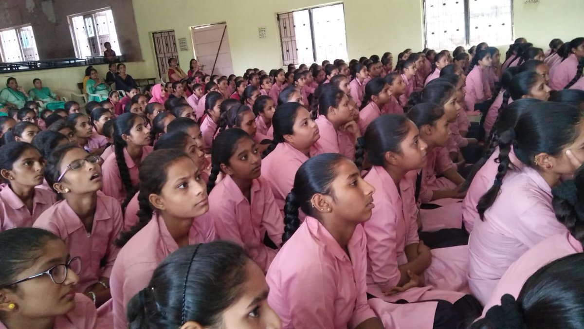 CEEahmedabad's tweet photo. Under #BeatPlasticPollution campaign, #GPFoundation along with #CEE started an initiative to manufacture cloth bags in Jasdan, Rajkot- a public meeting & documentation to discuss plastic ban implications attended by students of Jasdan govt school, NGO reps & businessmen. https://t.co/sVUd7m0Wy3