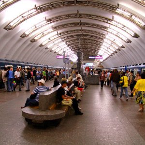 Cyami8's tweet image. Метрополитен объяснил, почему со станции «#Садовая» уходят пустые #поезда