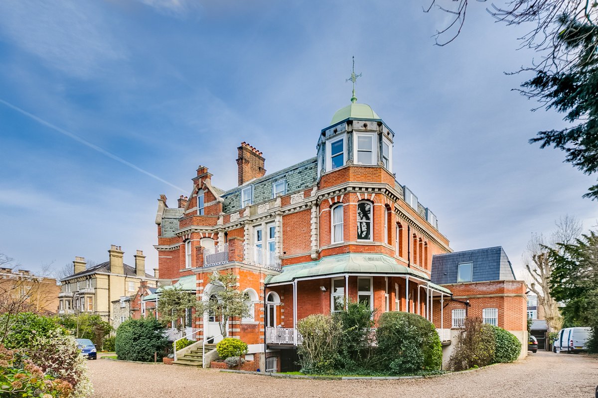 Chestertons Putney tweet media