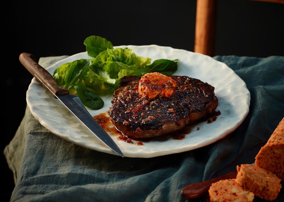 SimplyBetterDS's tweet image. The results are in and our Simply Better 28 Day Matured Irish Angus Rib Eye Steak won GOLD at the #WorldSteakAwards last night. 

Pop into your local @dunnesstores to pick up yours for our everyday price of €9.99 for a pack of two #DiscoverSimplyBetter