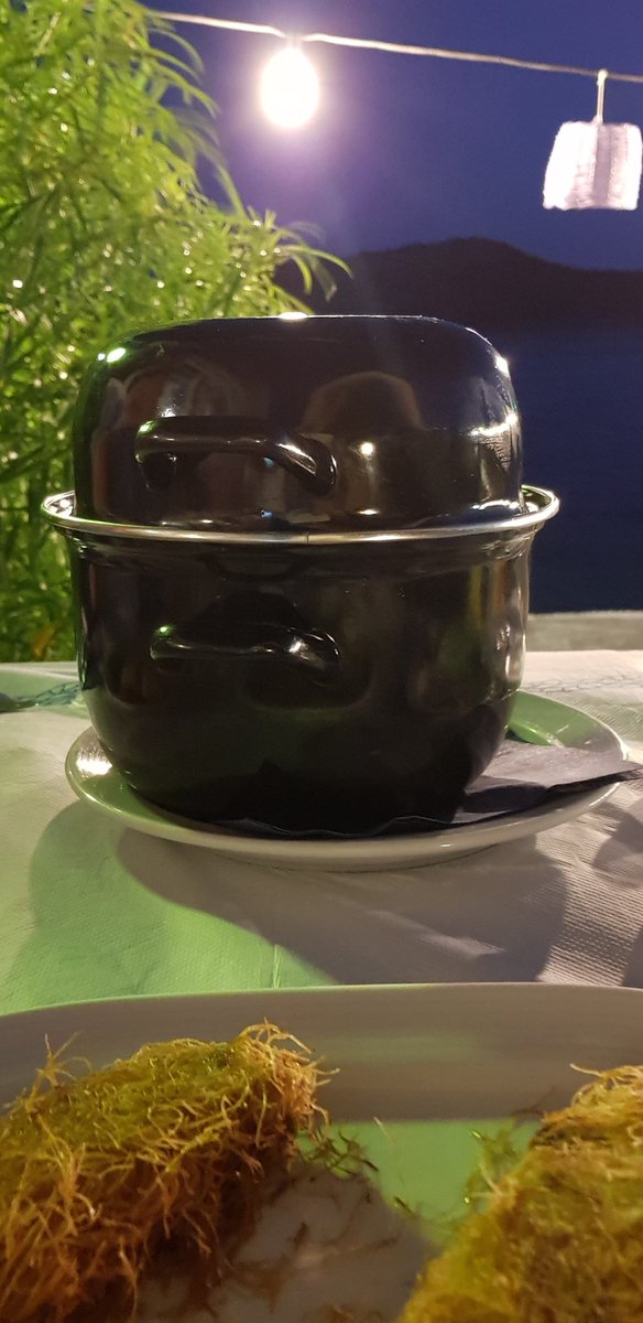 avventurosara's tweet photo. Dopo una passeggiata entriamo al ristorante Yiannis #Lipsi #girolipsi #isoladeacalipso #nofilter https://t.co/J5ldGO3MCg