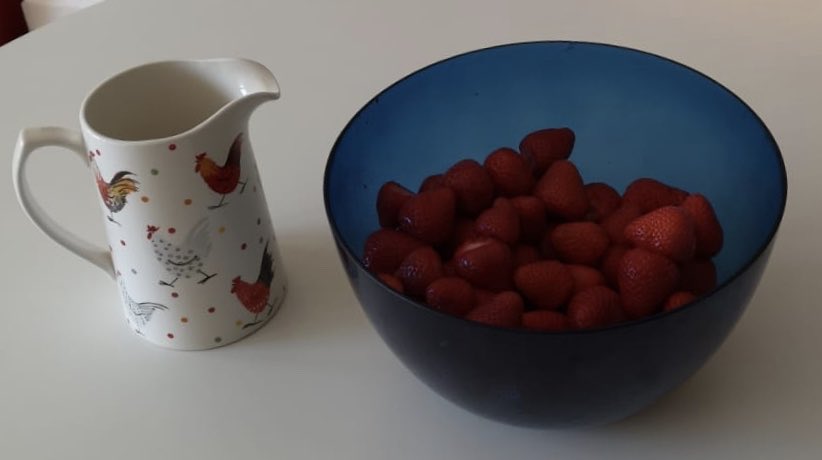 OnswitchLtd's tweet image. #TeamOnswitch Strawberries &amp;amp; cream time 
Happy folks who eat well work well 
#Boss #team #community #littlethings