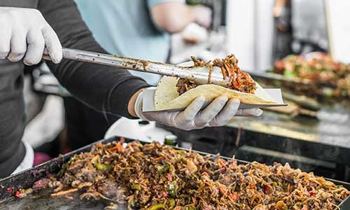 nxwestmidlands's tweet photo. We all ❤️ food, and what better way to share the love than with thousands of others at Colmore Food Festival? Take the bus to Victoria Square this Saturday and Sunday for live demos, music and plenty of mouth-watering food and drink! #BrumByBus #Birmingham #FoodFest https://t.co/iJbeJV3waD