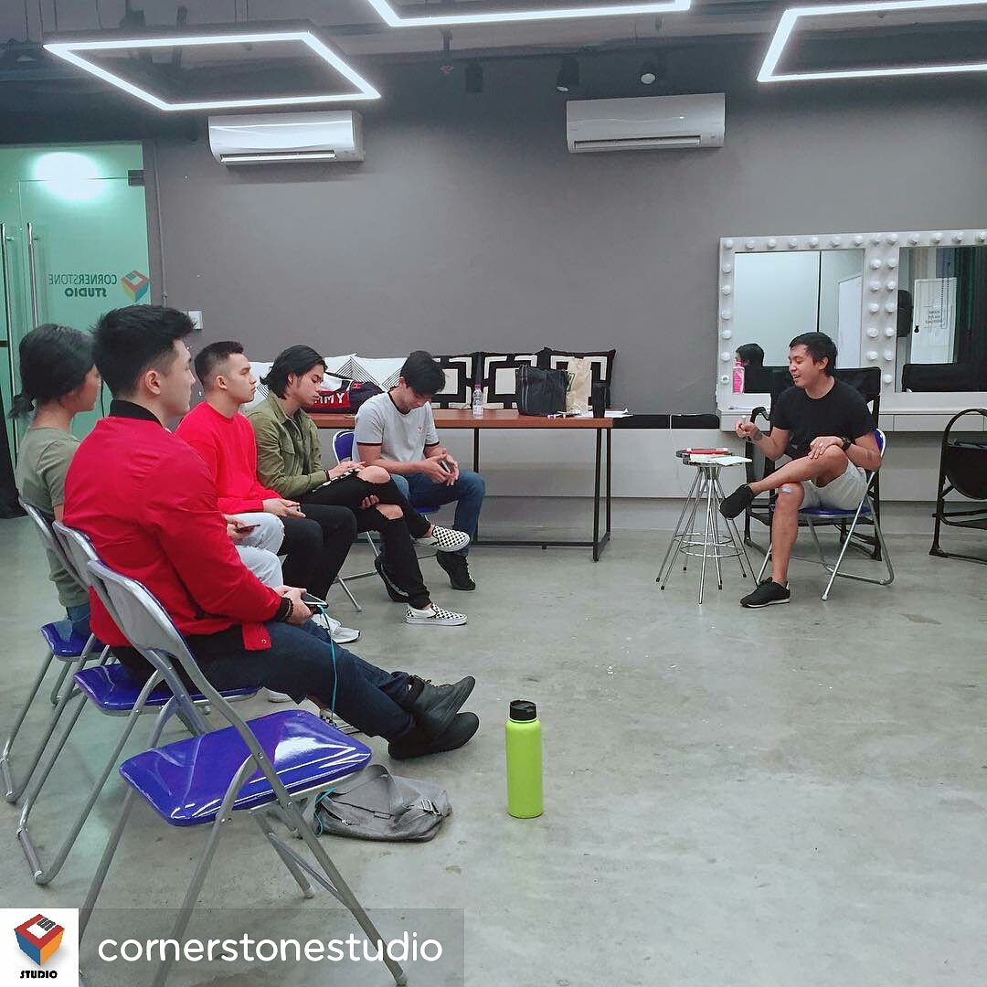 MrRaytArmiesOFC's tweet photo. Regrann from @cornerstonestudio - Cornerstone Artists Workshop with acting coach Dudz #Workshop #CornerstoneArtists #CornerstoneStudio #Cornerstone - #regrann https://t.co/Qc8rc13Pta