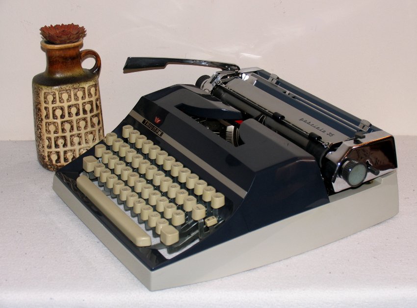 Triumph Gabriele 35  60s Blue vintage typewriter by Vintage4Moms etsy.me/1JvWcLY via <a href="/Etsy/">Etsy</a>