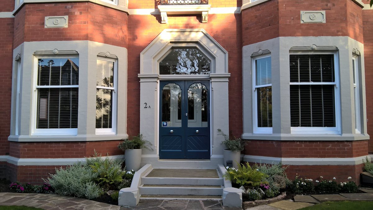 ParamountLytham's tweet image. The stunning weather is said to be staying with us for another few weeks. Make the most of the sunshine and enjoy a short break in the heart of #Lytham, St Annes. We're located just a short stroll from the beach and local amenities 🙂