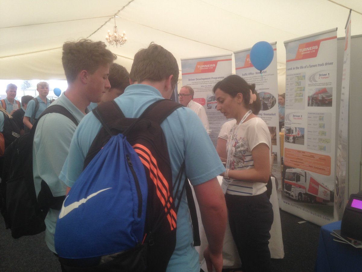 TWI_Ltd's tweet photo. Meeting some of the 600 students #OppsAhead2018 YoE @NSIRC @WeldingInst and talking Materials Science https://t.co/EUJiSQz8R9