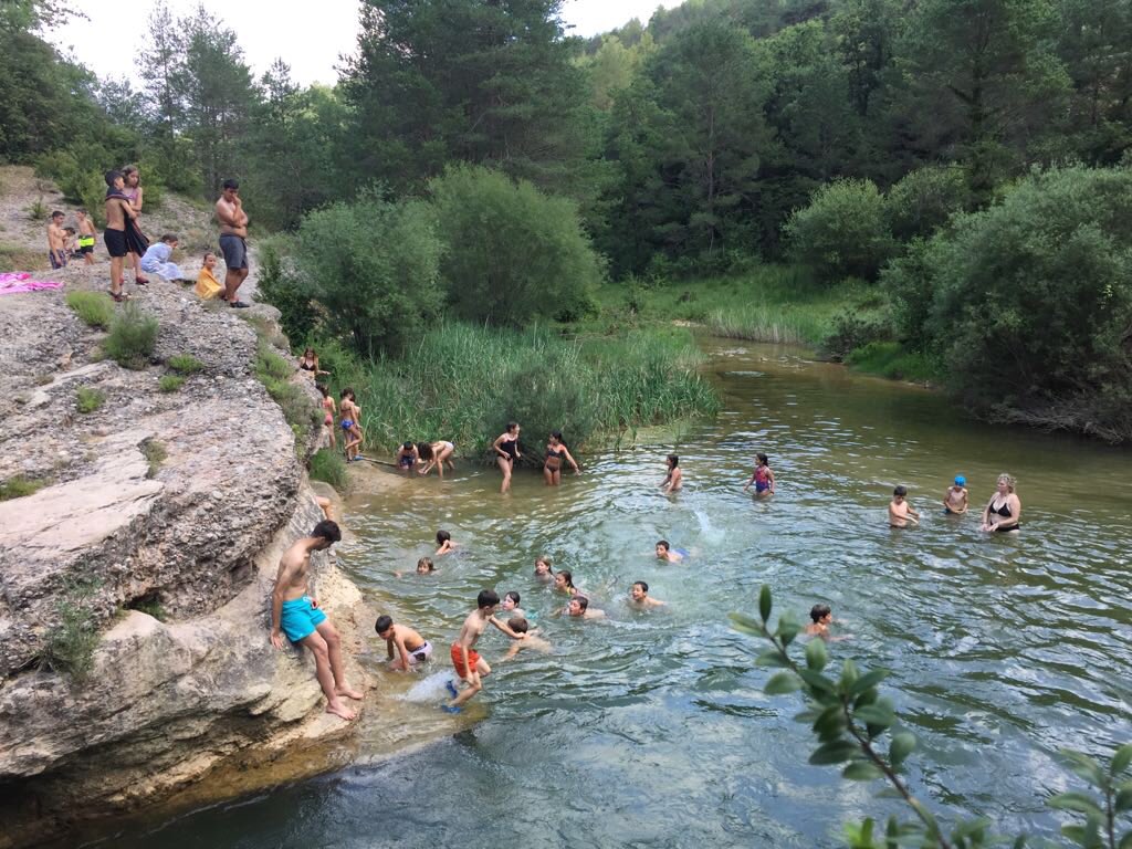 colborreda's tweet photo. El què us deiem de l’aigua? Aquí ho teniu. Ja hem arribat a Boatella i amb aquesta recompensa estem la mar de feliços! #2atanda #estiu2018 https://t.co/z6o6ZkWg1p